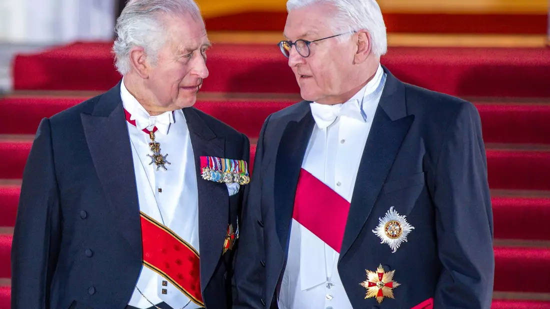 Gegenbesuch: Bundespräsident Frank-Walter Steinmeier und seine Frau Elke Büdenbender kommen zum Staatsbesuch nach London - Bild: Jens Büttner/dpa