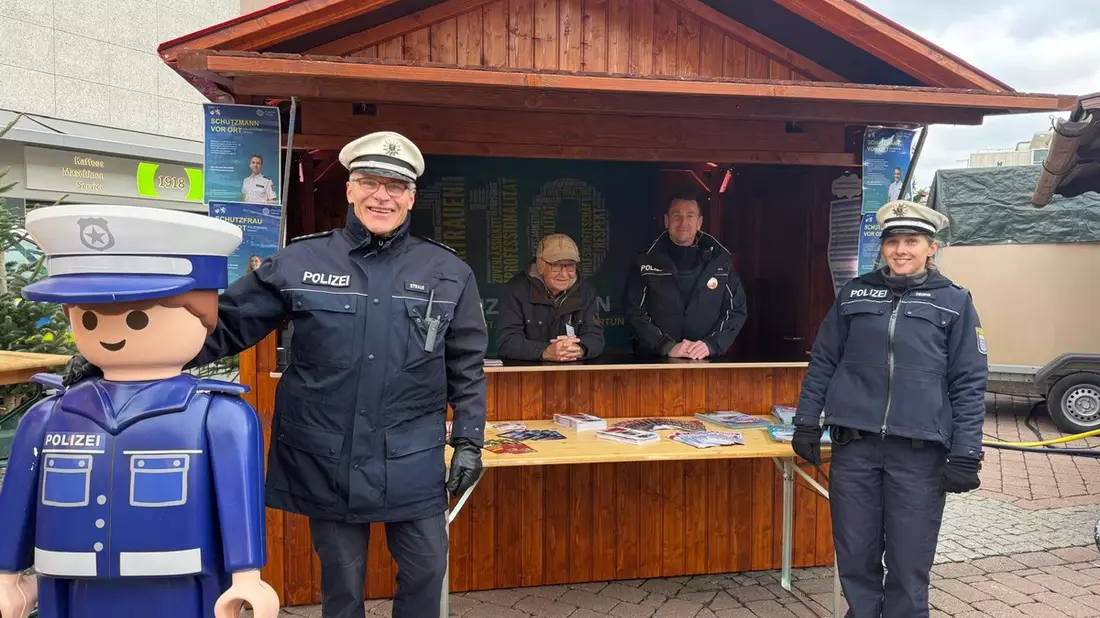 POL-OF: Polizei zeigte auf Weihnachtsmarkt Präsenz: tea for free an der SvO-Hütte - Bild: presseportal.de
