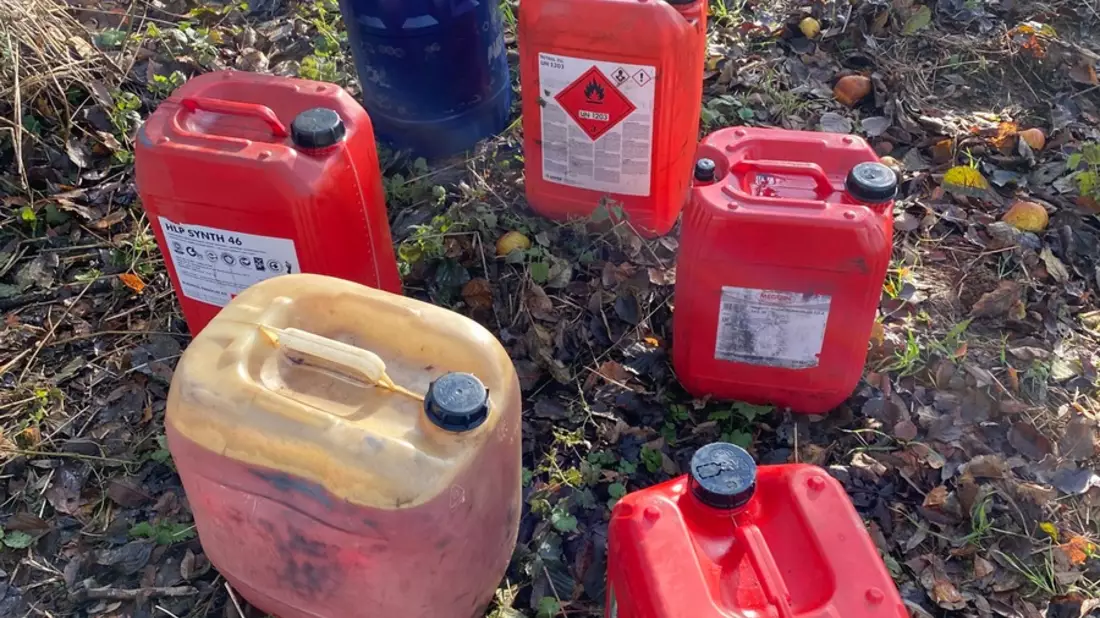 POL-HN: Main-Tauber-Kreis: Kanister mit Sondermüll im Wasserschutzgebiet entsorgt - Zeugen gesucht - Bild: presseportal.de