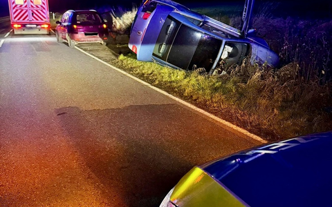 POL-HI: Ersthelfer befreien 19-Jährigen aus verunfalltem Pkw auf der K 404 - Foto: presseportal.de