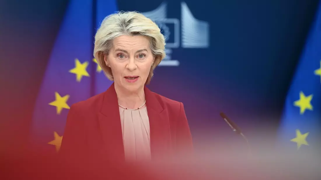 Die EU-Kommission präsentierte ein Konzept, um festgesetztes russisches Vermögen für die Ukraine zu nutzen. - Bild: Harry Nakos/AP/dpa