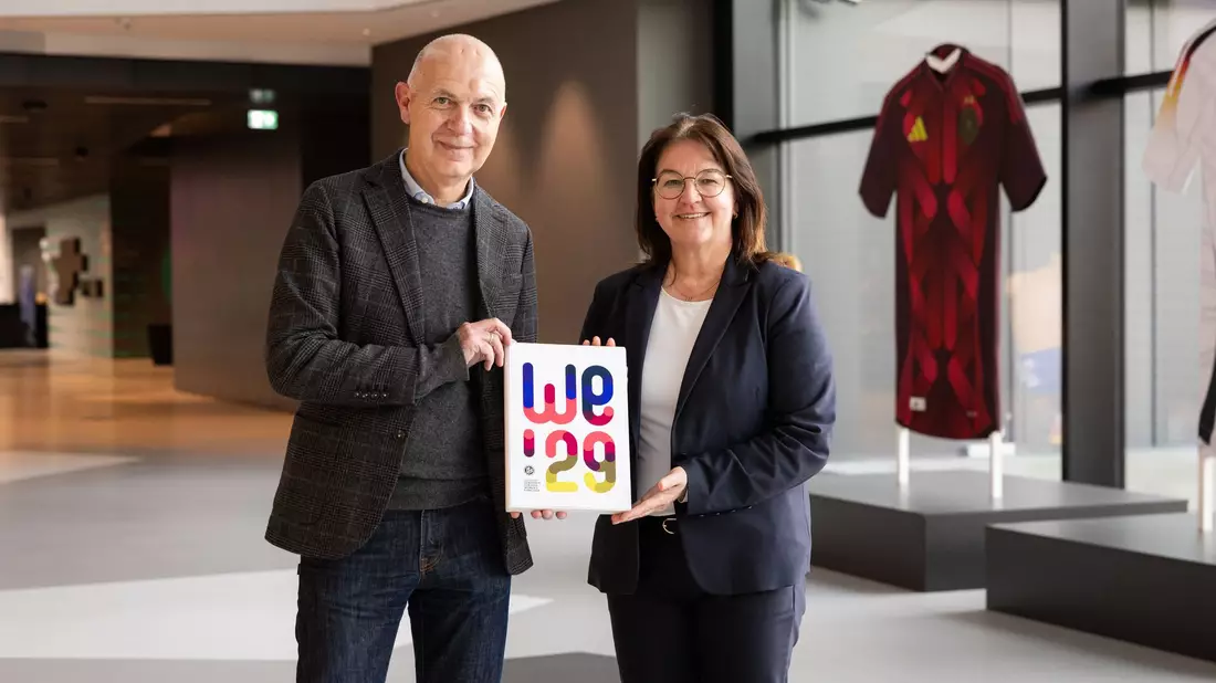 Die DFB-Spitzenfunktionäre Bernd Neuendorf und Heike Ullrich dürfen sich über den Zuschlag für die EM 2029 freuen. (Archivbild) - Bild: Yuliia Perekopaiko/DFB/dpa
