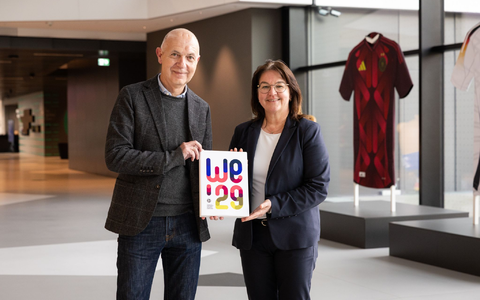 Die DFB-Spitzenfunktionäre Bernd Neuendorf und Heike Ullrich dürfen sich über den Zuschlag für die EM 2029 freuen. (Archivbild) - Foto: Yuliia Perekopaiko/DFB/dpa