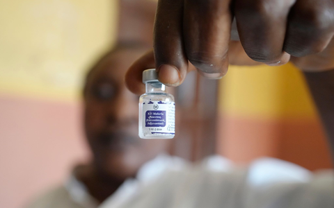 Gegen Malaria gibt es auch Impfstoffe. (Archivbild) - Foto: Sunday Alamba/AP/dpa