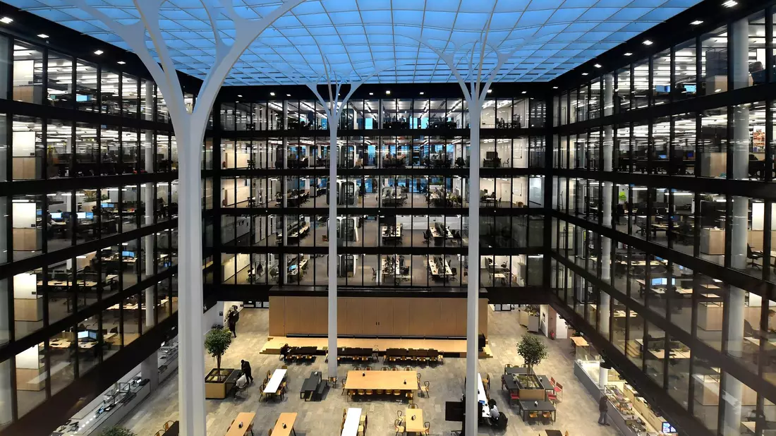 Amazon hat eine neue Deutschlandzentrale in München eröffnet  - Bild: -/Amazon/dpa