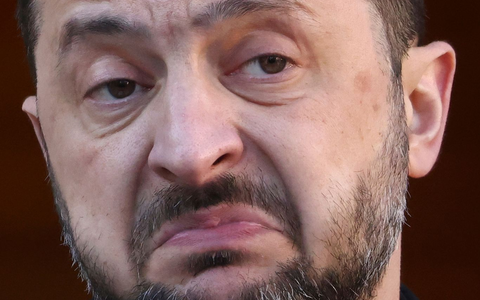 Der ukrainische Präsident Wolodymyr Selenskyj will schnell eine Nachfolge für seinen gechassten Bürochef Andrij Jermak finden. (Archivbild) - Foto: Peter Morrison/AP/dpa