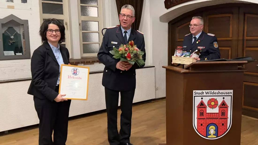 FW-OLL: Kameradschaftlicher Weihnachtsabend des Kreisfeuerwehrverbandes im historischen Rathausssaal in Wildeshausen - Bild: presseportal.de