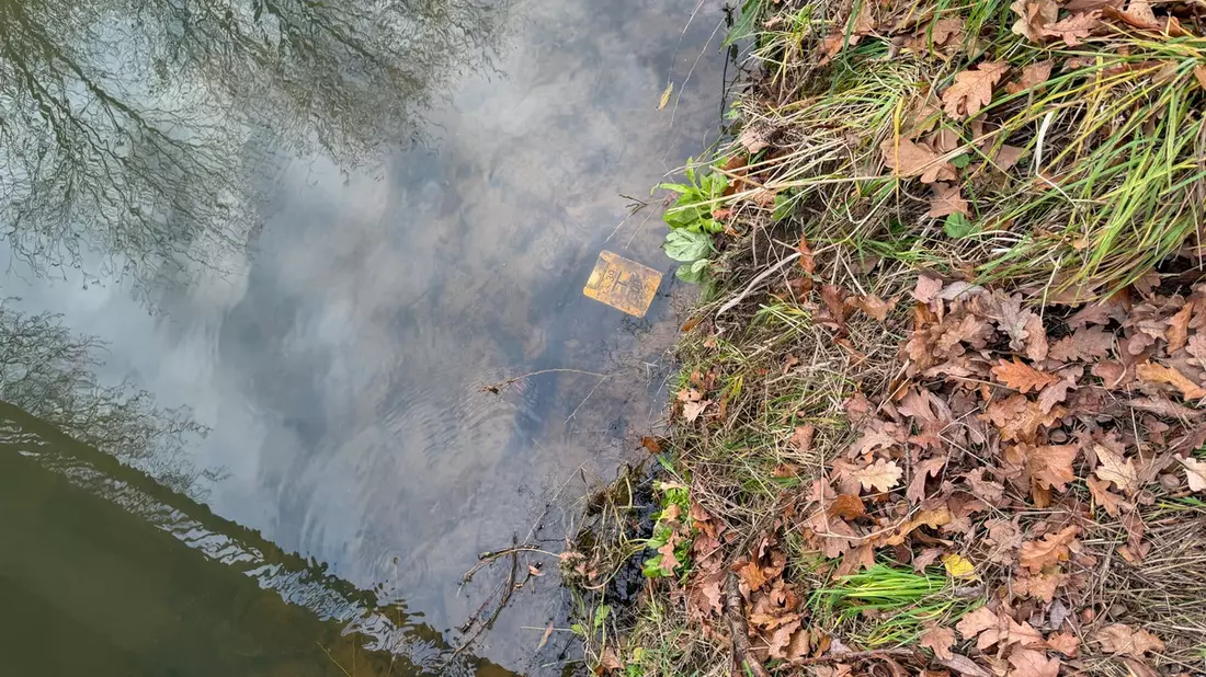 FW Flotwedel: Unklare Gewässerverunreinigung sorgt für Einsatz in Bröckel - Bild: presseportal.de