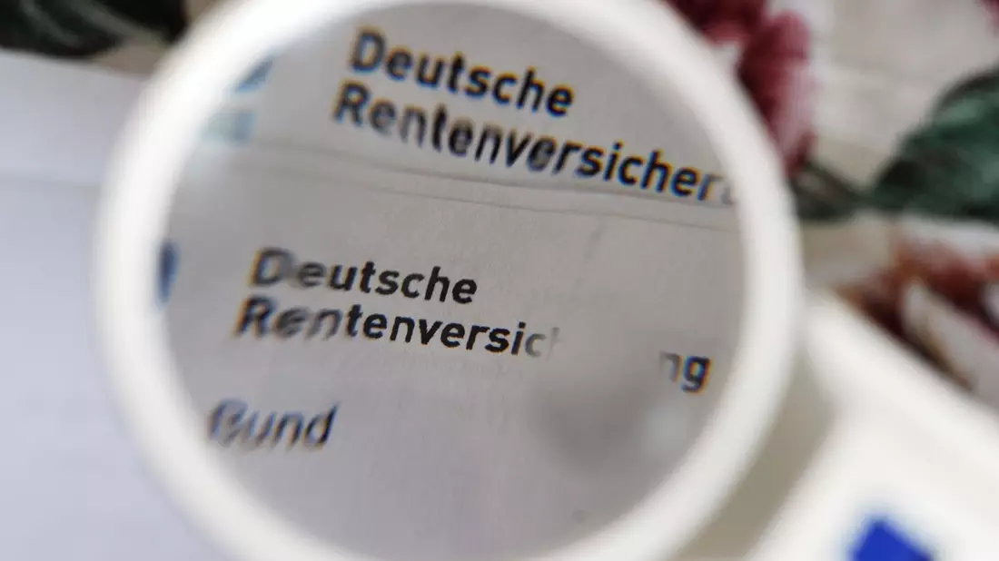Blickpunkt Rente: Wie viel mehr oder weniger es künftig gibt, entscheidet sich im Bundestag. (Symbolfoto)  - Bild: picture alliance / ZB