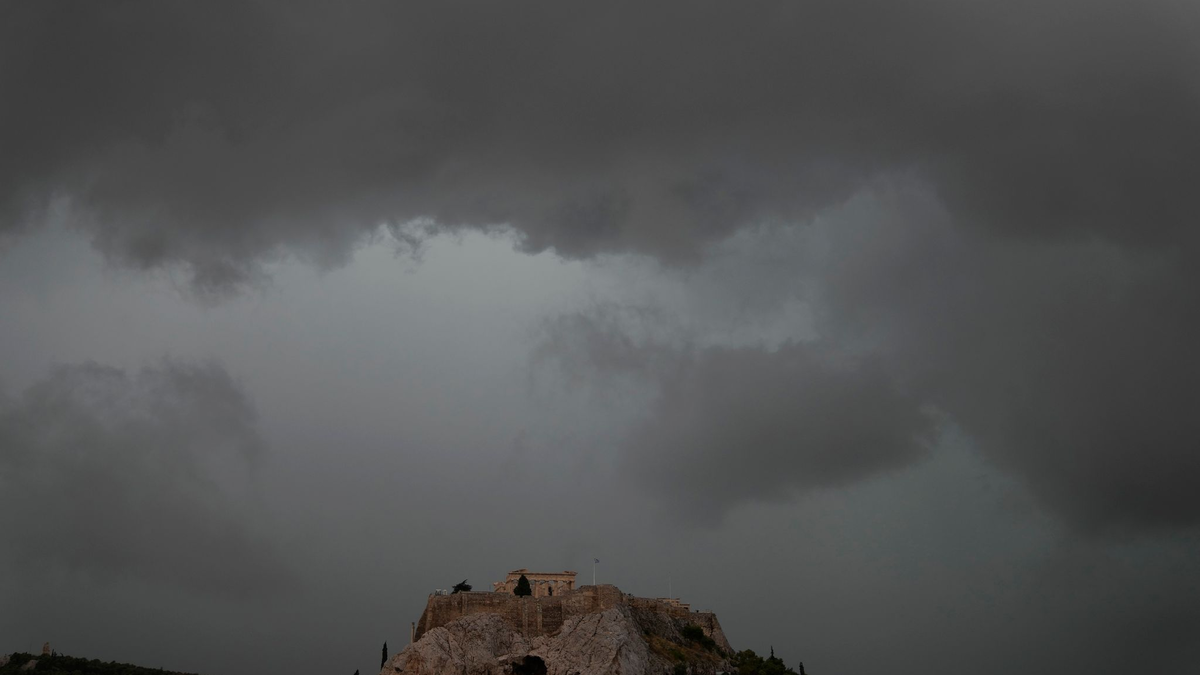 Griechenland hat mit starkem Wind und Regen zu kämpfen. (Archivbild) - Foto: Thanassis Stavrakis/AP/dpa