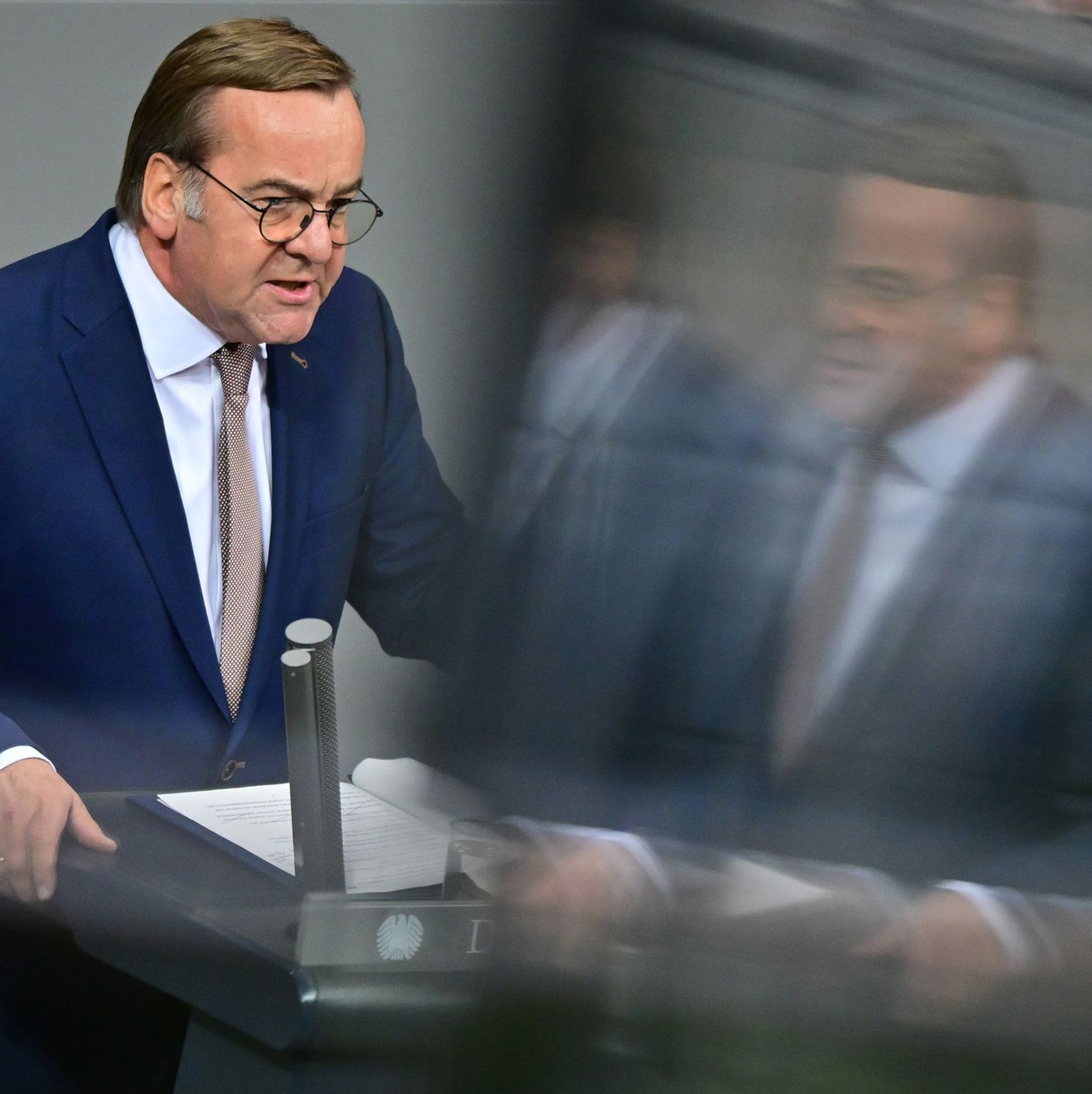 Bundestag - Wehrdienstgesetz - Foto: Sebastian Christoph Gollnow/dpa