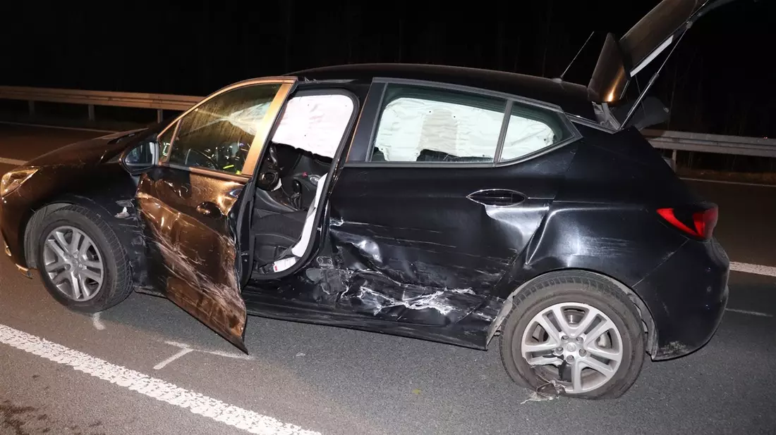 POL-HX: Unfall mit 25.000 Euro Schaden auf der B239 - Bild: presseportal.de