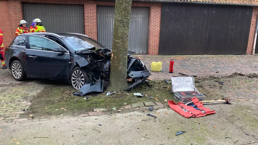 FW Minden: FW Minden: Schwerer Verkehrsunfall in Minderheide - Bild: presseportal.de