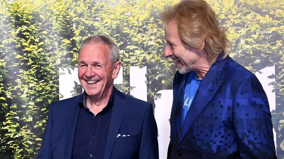 Die beiden Moderatoren Fritz Egner und Thomas Gottschalk verbindet eine lange Freundschaft. (Archivbild) - Bild: Britta Pedersen/dpa-Zentralbild/dpa
