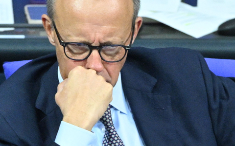 Die Rente ist durch - was kommt nun als nächstes auf den Kanzler zu? - Foto: Christophe Gateau/dpa