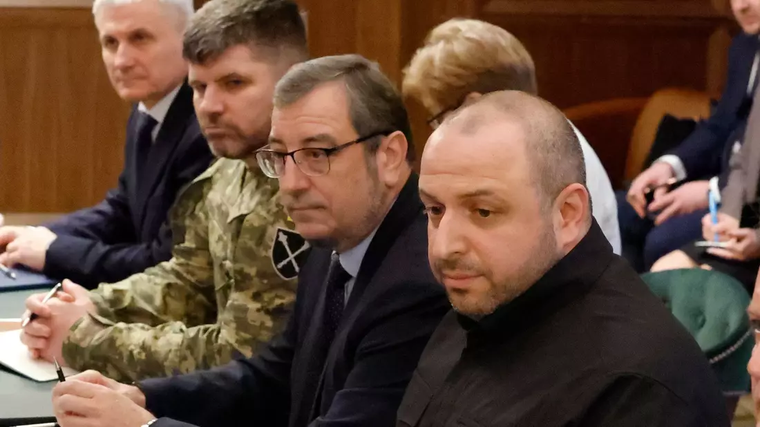Die USA und die Ukraine beraten weiter über Eckpunkte eines Friedensplans. (Archivbild) - Bild: Terry Renna/AP/dpa
