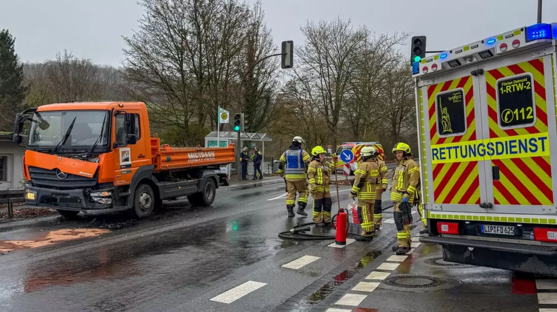 FW-DT: Verkehrsunfall auf der Paderborner Straße - Bild: presseportal.de