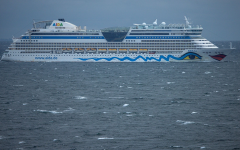Das Kreuzfahrtschiff «Aidadiva» befindet sich derzeit auf Weltreise. (Archivbild) - Foto: Jens BĂŒttner/dpa Das Kreuzfahrtschiff «Aidadiva» befindet sich derzeit auf Weltreise. (Archivbild) - Foto: Jens BĂŒttner/dpa