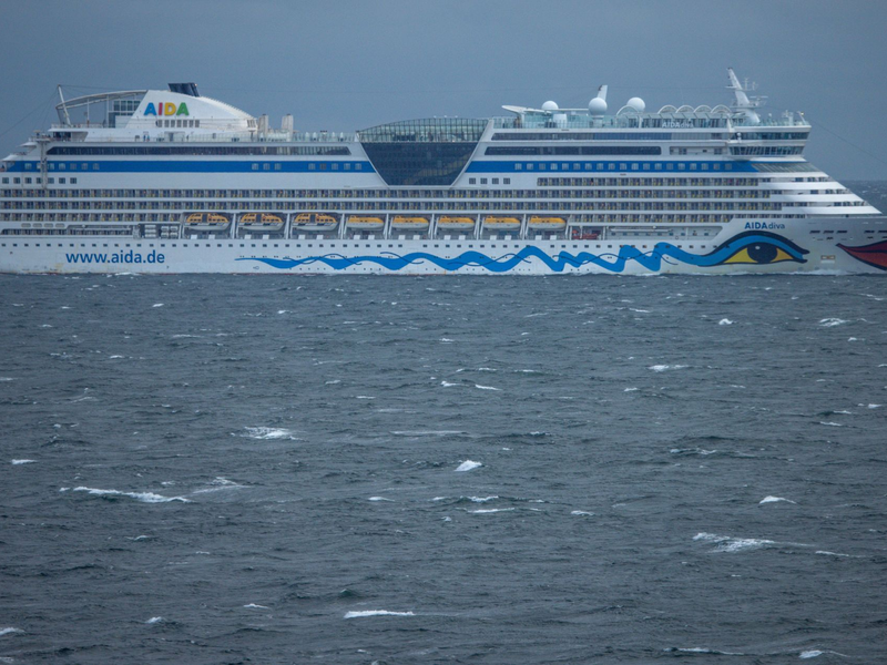 Das Kreuzfahrtschiff «Aidadiva» befindet sich derzeit auf Weltreise. (Archivbild)  - Foto: Jens Büttner/dpa