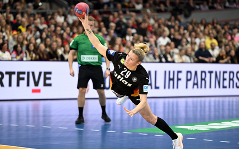 Überzeugt bei ihrer ersten WM: Jungstar Nieke Kühne. - Foto: Federico Gambarini/dpa