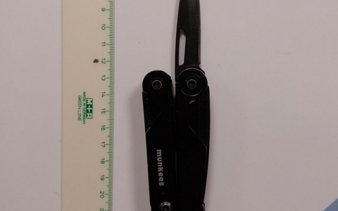 BPOL-HH: Hamburg Hauptbahnhof: Parfümdieb führt griffbereit Messer bei Tathandlung mit sich - Festnahme und Haftzuführung durch Bundespolizei - Foto: presseportal.de