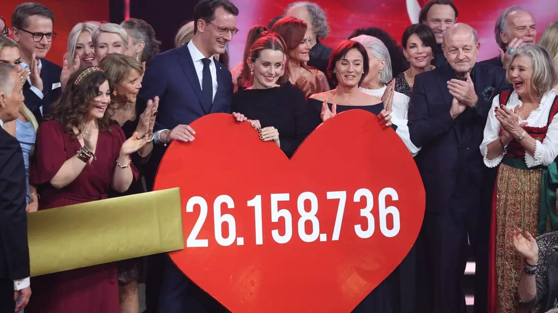 Ein magischer Abend: 26.158.736 Euro für Ein Herz für Kinder / Das Goldene Herz geht an Katrin Gärtner für Wolfsträne Trauerkinder - Bild: presseportal.de