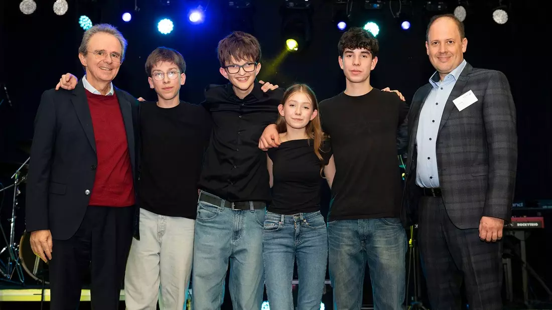 Song Contest Dein Song für EINE WELT!: Noch'n Song für 'ne heile Welt von ROCKYTRIO aus Frankfurt ist neuer EINE WELT-Song - Bild: presseportal.de