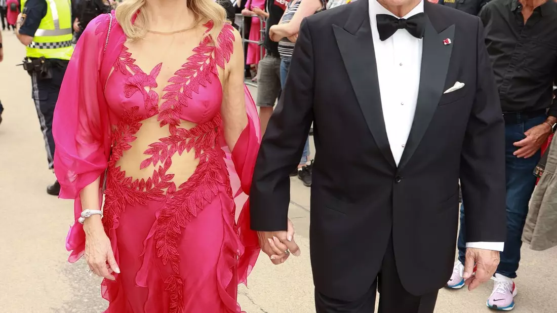 Gabriela zu Leiningen und Wolfgang Porsche bei den Salzburger Festspielen - etwas mehr als zwei Jahre später folgte nun die Hochzeit, ebenfalls in Salzburg. - Bild: Franz Neumayr/APA/dpa
