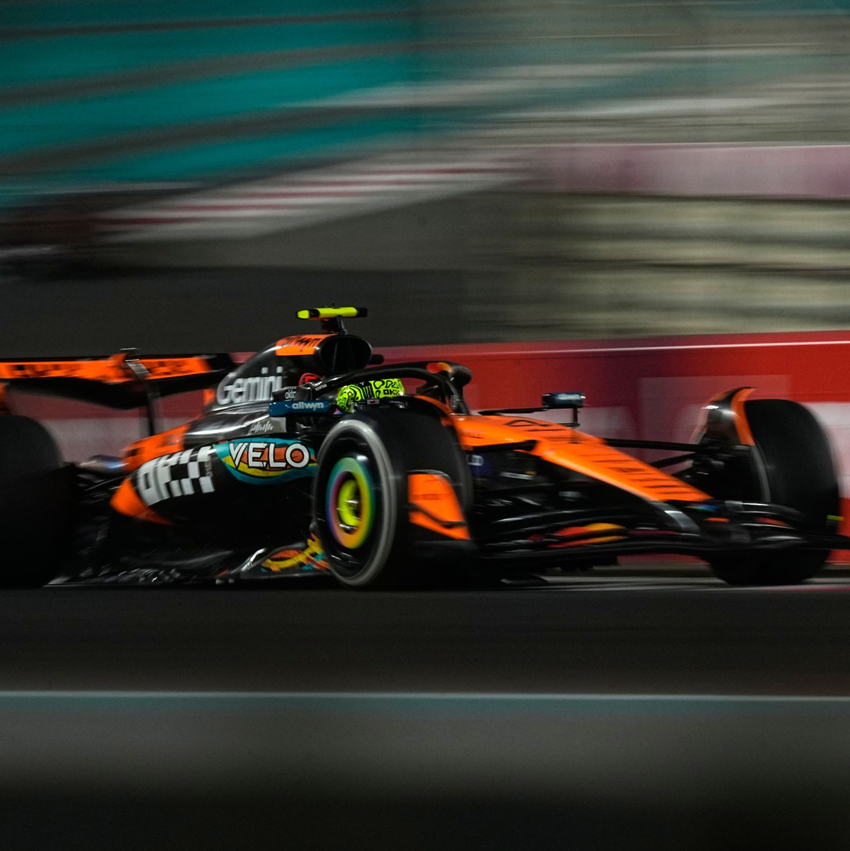 Show gehört auch beim Finale dazu.  - Foto: Fatima Shbair/AP/dpa