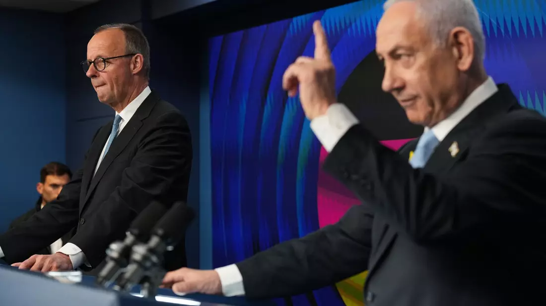 Richtig gute Freunde sind die beiden nicht, aber sie kamen in Jerusalem gut miteinander zurecht. - Bild: Ariel Schalit/Pool AP/AP/dpa
