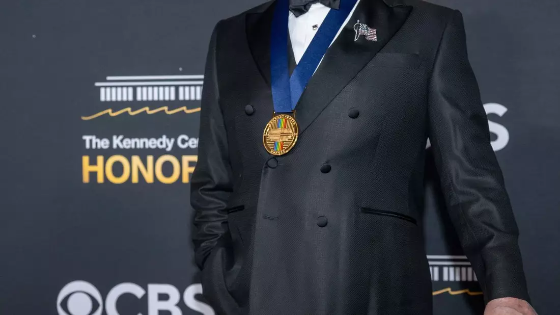Der Schauspieler Sylvester Stallone wurde bei der Gala ausgezeichnet.  - Bild: Kevin Wolf/AP/dpa