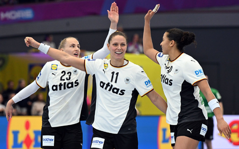 Xenia Smits (m) gehört zu den Führungsspielerinnen im DHB-Team. - Foto: Federico Gambarini/dpa