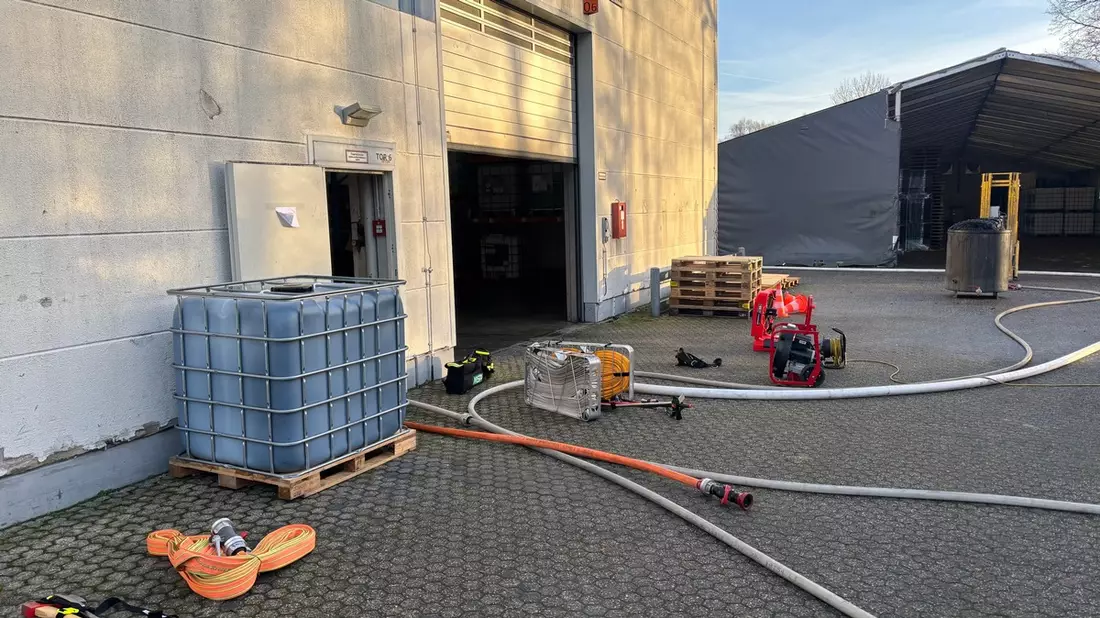 FW Gronau: Brand im Industriegebiet an der Hentschelstraße - Bild: presseportal.de