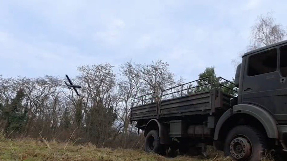 Aufklärungs- und Wirkungsverbund: / Bundeswehr testet erfolgreich Einsatz unbemannter Drohnen-Schwärme - Foto: presseportal.de