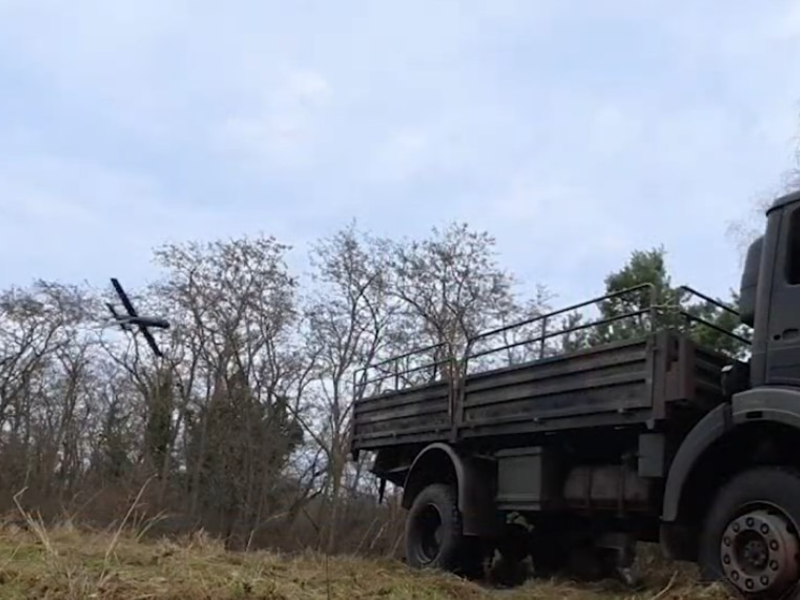 Aufklärungs- und Wirkungsverbund: / Bundeswehr testet erfolgreich Einsatz unbemannter Drohnen-Schwärme - Foto: presseportal.de
