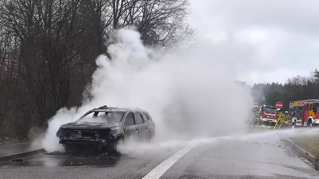POL-PASTKL: Brennendes Fahrzeug - Bild: presseportal.de