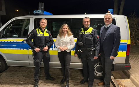 POL-HI: Bundestagsabgeordnete Daniela Rump (SPD) begleitet den Einsatz- und Streifendienst der Polizeiinspektion Hildesheim - Foto: presseportal.de