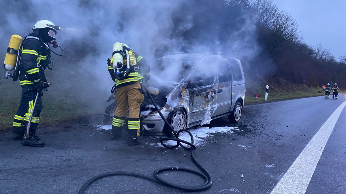 POL-PASTKL: Advent Advent ein PKW brennt... - Foto: presseportal.de