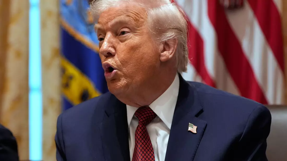 Trump droht dem Nachbarn Mexiko mit Strafzoll - Bild: Alex Brandon/AP/dpa