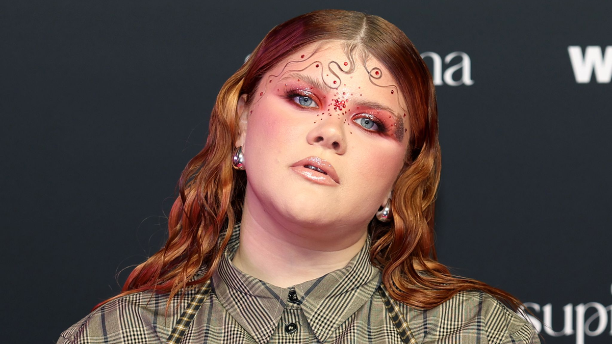 Sängerin Loi musste lernen, mit sich selbst zu sein. - Foto: Friso Gentsch/dpa