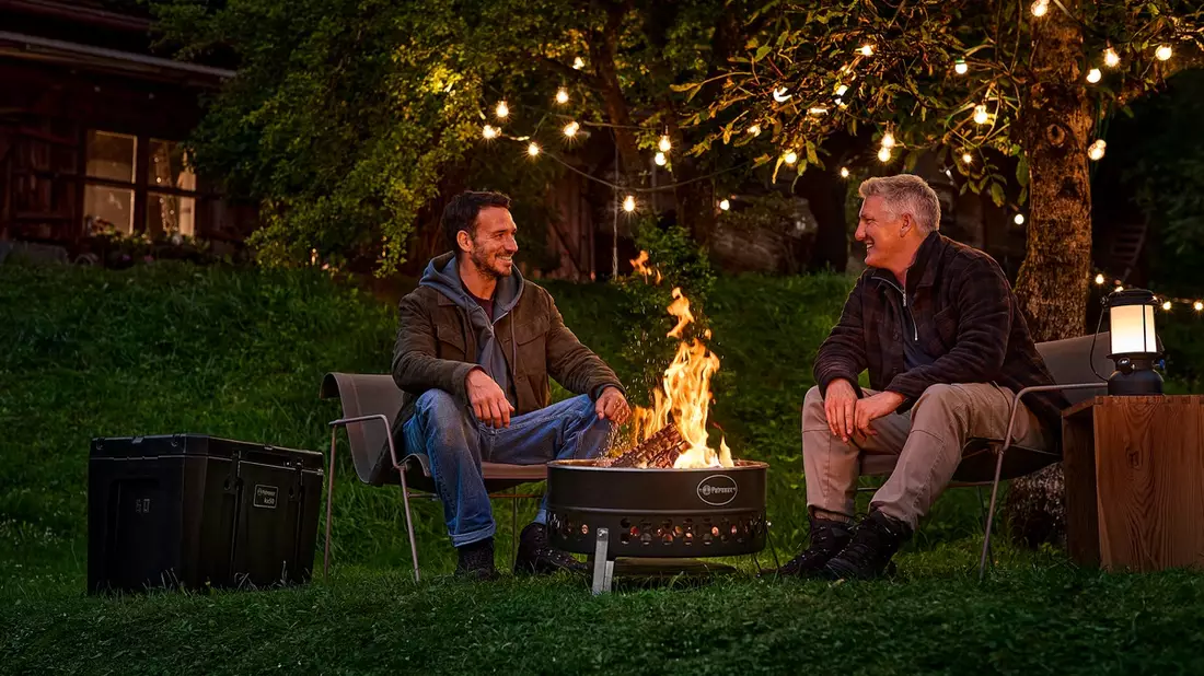 Bastian Schweinsteiger und Felix Neureuther werden Markenbotschafter von Petromax / Outdoor-Marke gewinnt die befreundeten Spitzensportler als Testimonials - Bild: presseportal.de