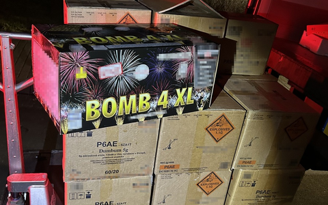 HZA-DD: Zoll Dresden stellt explosive Ladung sicher / 340 Kilogramm Pyrotechnik auf dem Weg durch Deutschland - Foto: presseportal.de