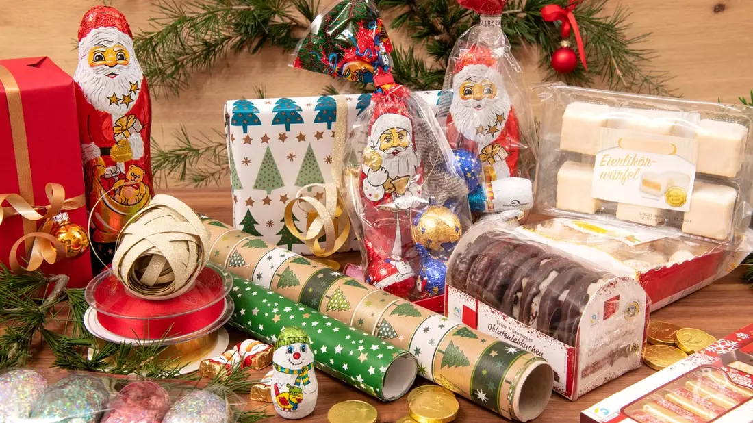 Weihnachten nachhaltig feiern: Geschenkpapier, Deko & Co. richtig entsorgen - Bild: presseportal.de