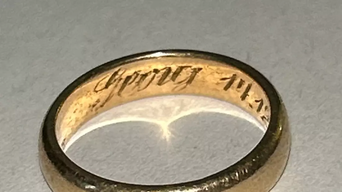 POL-WI: Polizei sucht die Eigentümerin von Goldring - Bild: presseportal.de