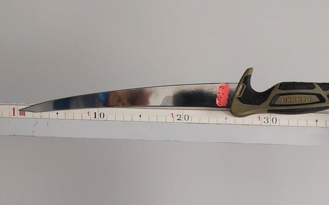 BPOL NRW: Zweitverstoß gegen Allgemeinverfügung: Bundespolizei kontrolliert 59-Jährigen mit Messer am Kölner Hauptbahnhof - Foto: presseportal.de