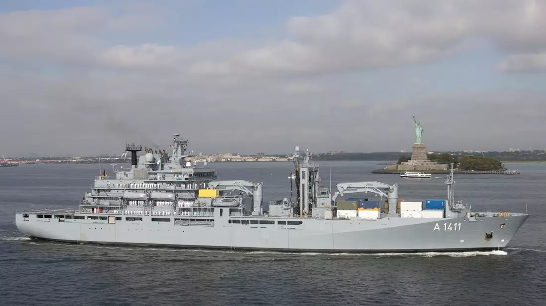 Über Nuuk bis nach New York - Berlin kommt nach Wilhelmshaven zurück - Bild: presseportal.de