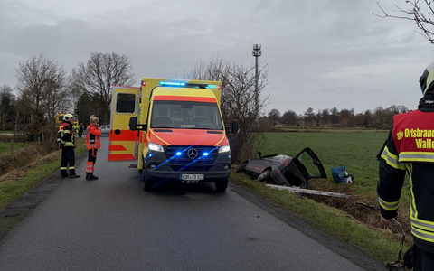 FW-AUR: Schonende Befreiung aus Unfallwagen - Foto: presseportal.de