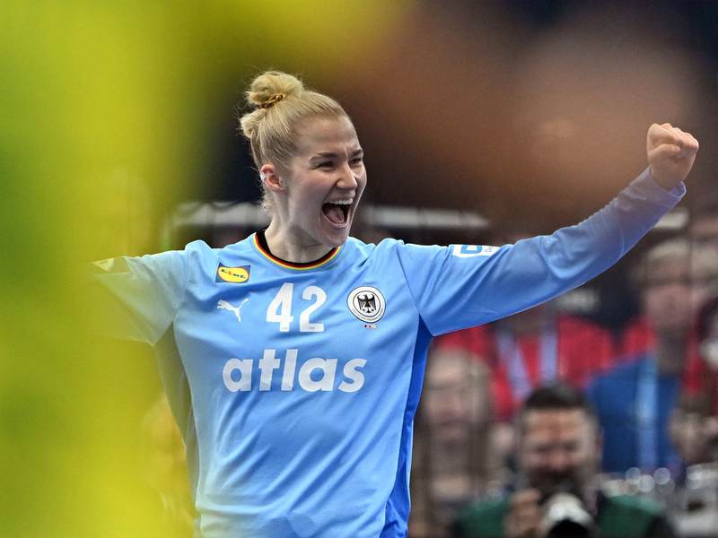 Für die deutschen Handballerinnen ist der Halbfinaleinzug schon ein Erfolg.  - Foto: Federico Gambarini/dpa