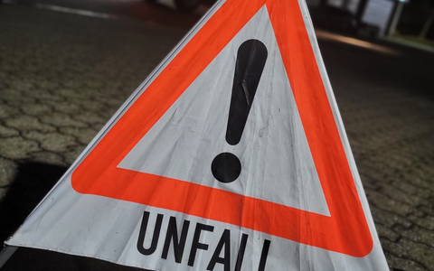 FW-RS: Unfall mit Einsatzfahrzeug Lenneper Straße - Foto: presseportal.de