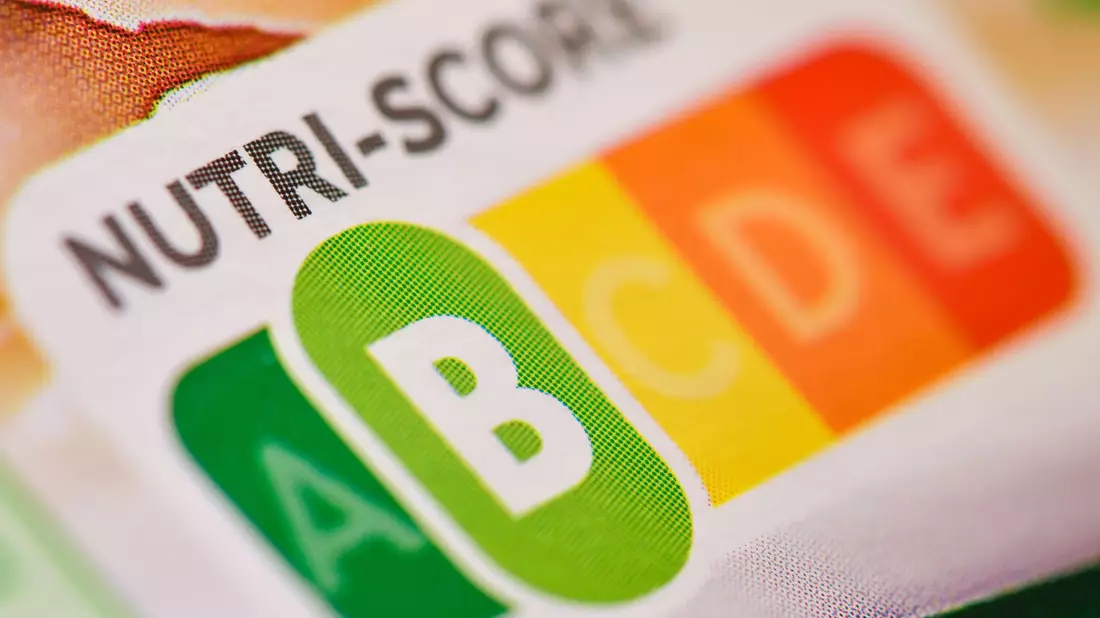 Laut einer Umfrage im Auftrag von Foodwatch ist der «Nutri-Score» inzwischen breit bekannt. (Symbolbild)  - Bild: Patrick Pleul/dpa-Zentralbild/dpa